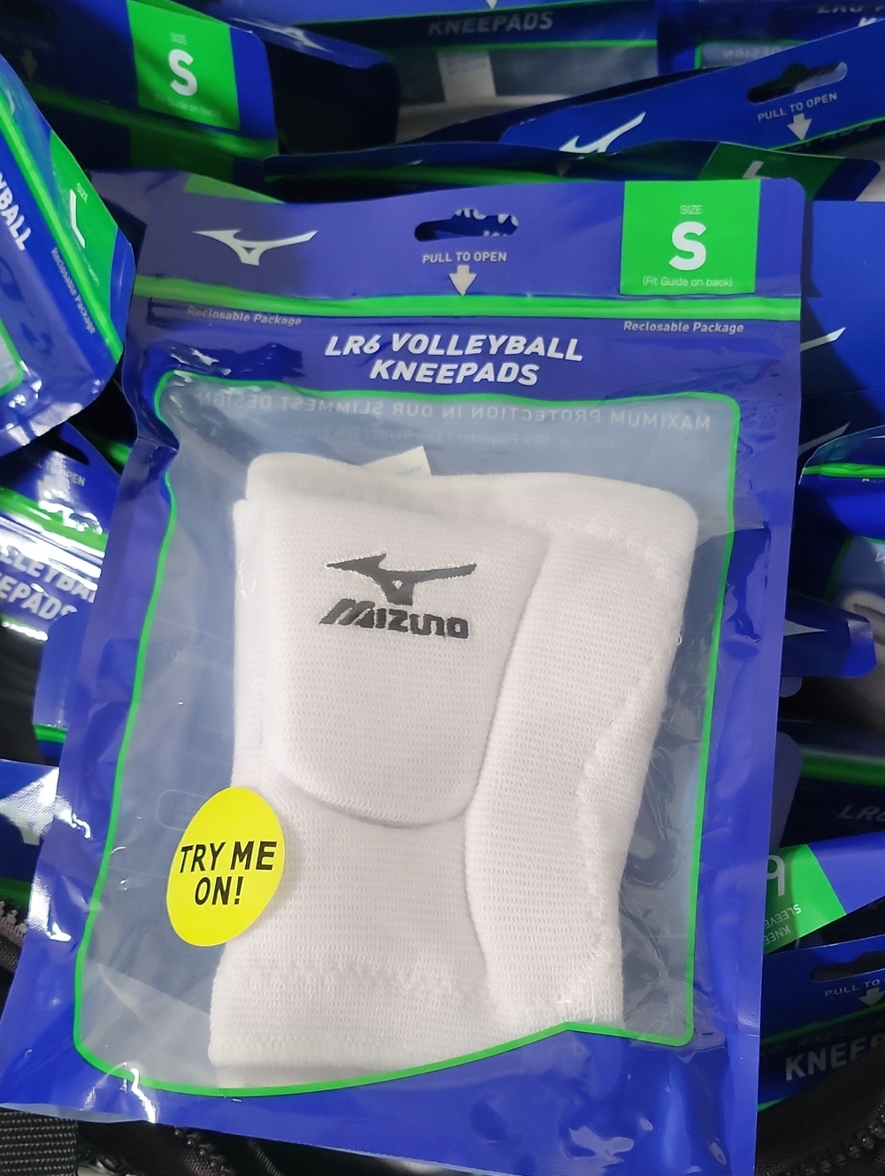 ONE PAIR Of Size Small - Mizuno LR6 Kneepad #480105